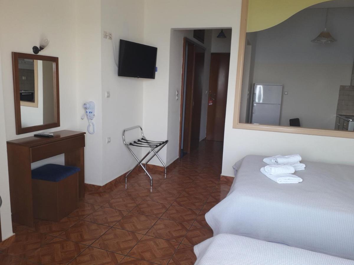Poseidon Hotel Calcide Esterno foto